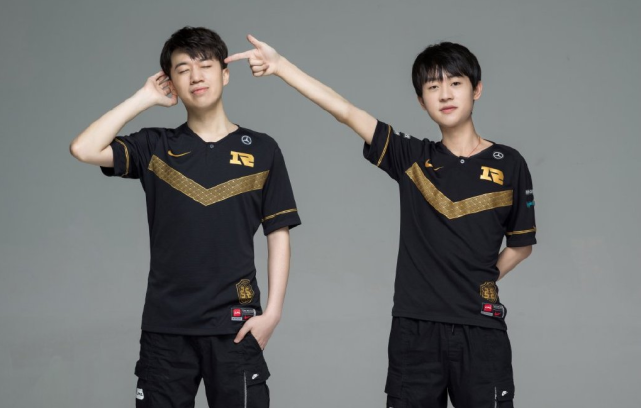 该俱乐部深 该俱乐部深